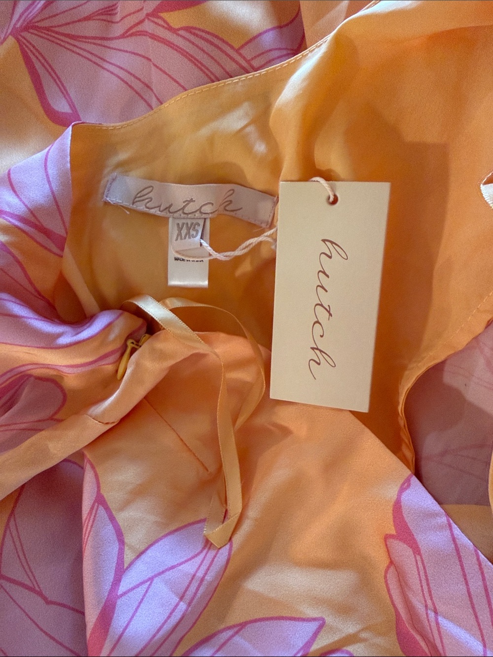 Hutch
Morgan One-Sleeve Tie-Waist Midi Dress - Picture 16 of 17